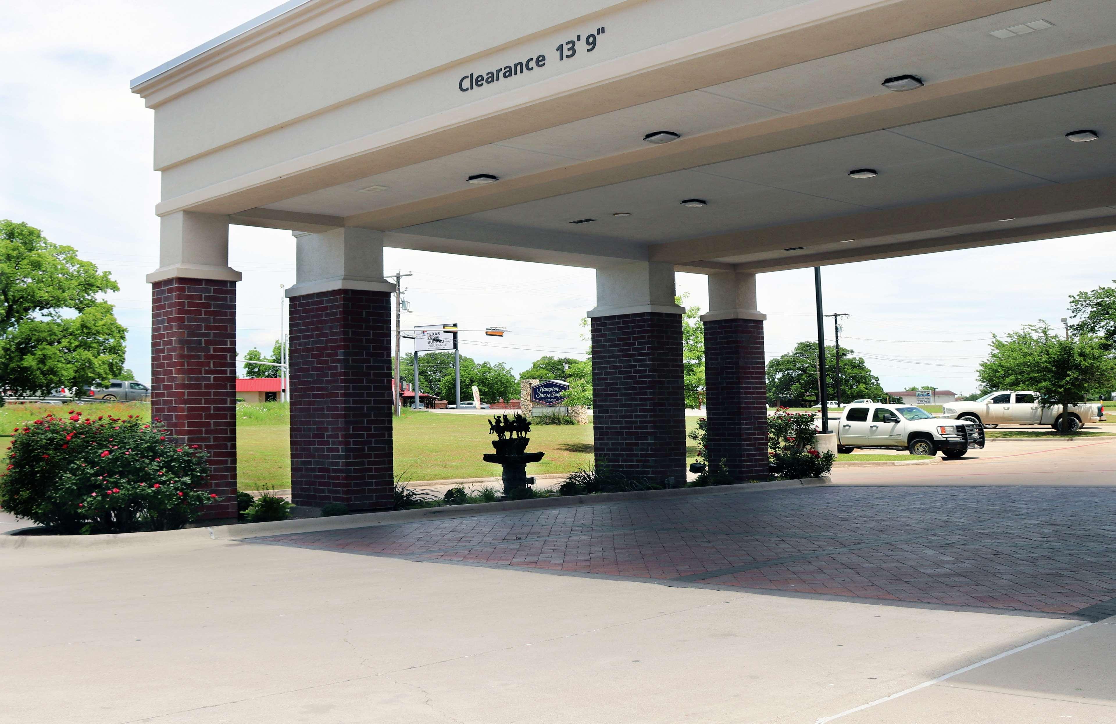 Hampton Inn And Suites Stephenville Exterior photo