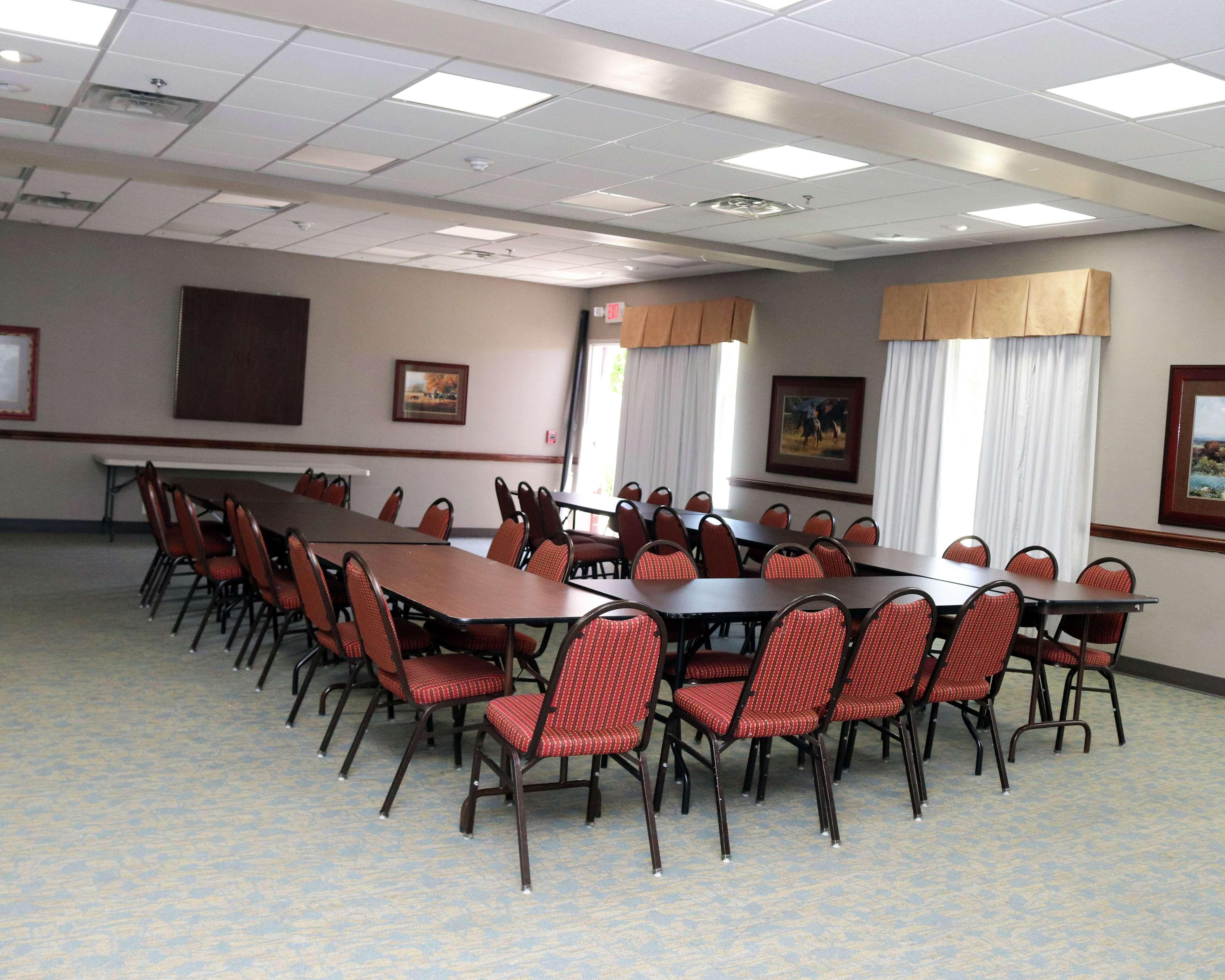 Hampton Inn And Suites Stephenville Exterior photo